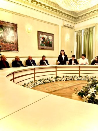 A meeting with intellectuals was held with the support of the DIC organization.